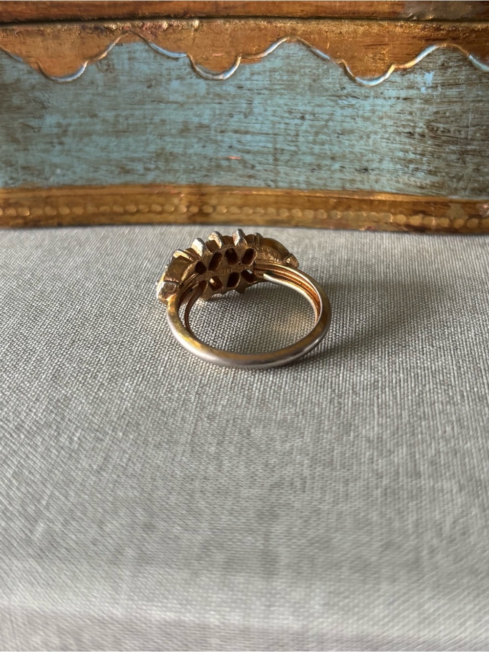 Vintage 1970s Avon Royal Occasion Topaz Gold Tone Adjustable Ring / Size 8 - 9 - Picture 5 of 11